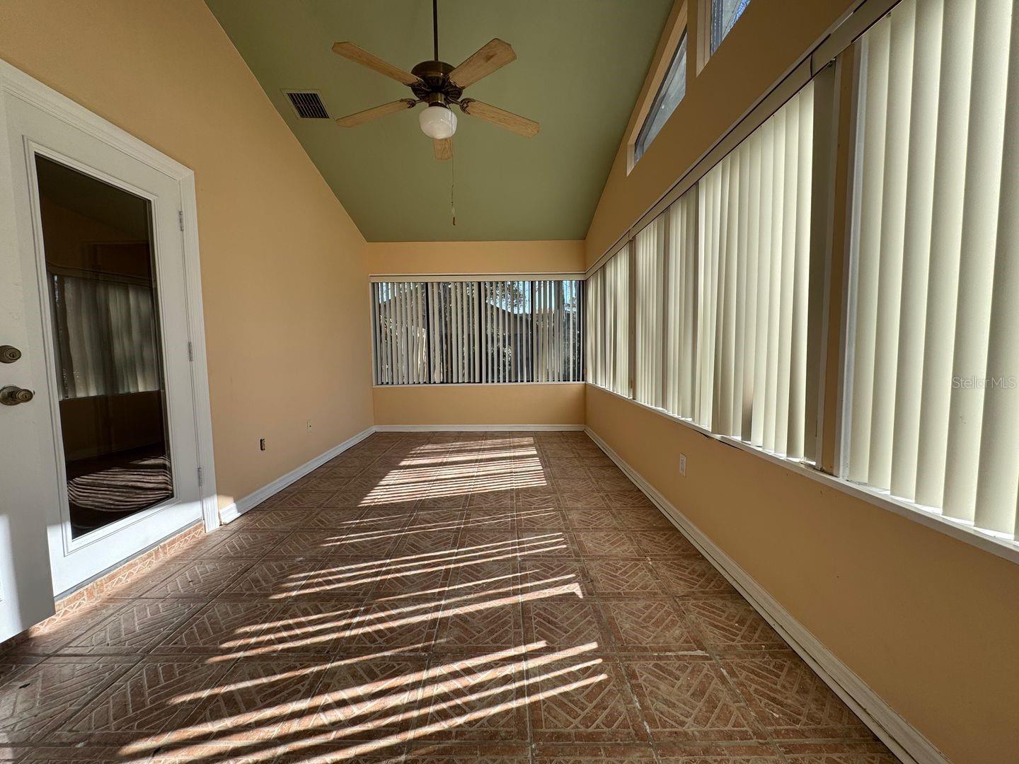 DRY CREEK ALACHUA - Residential Lease