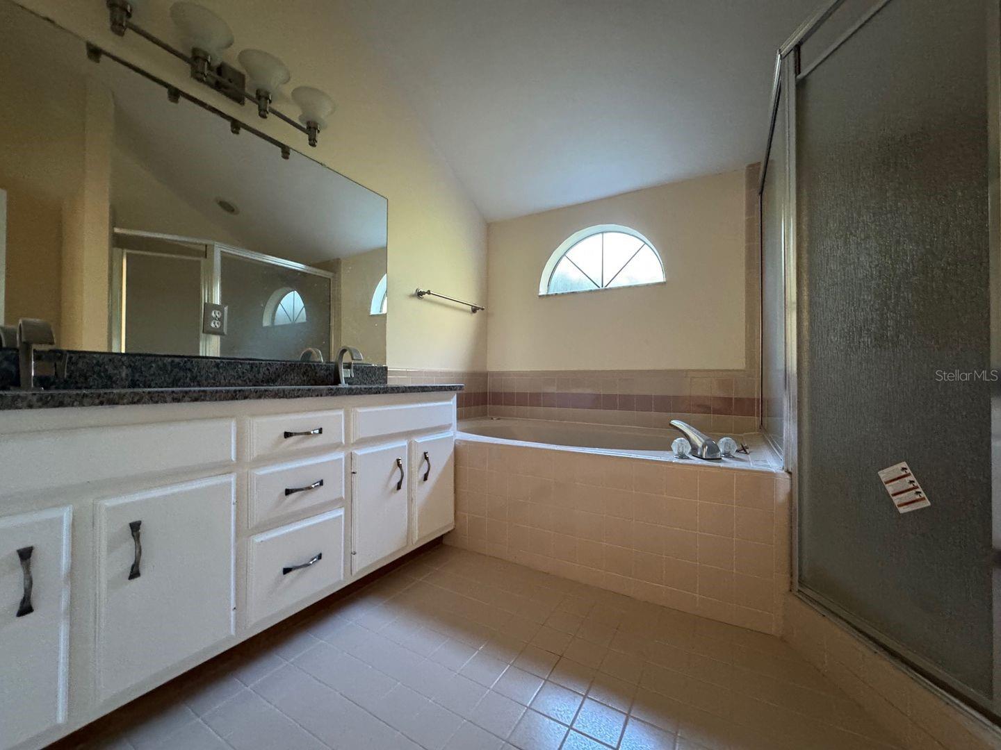 DRY CREEK ALACHUA - Residential Lease