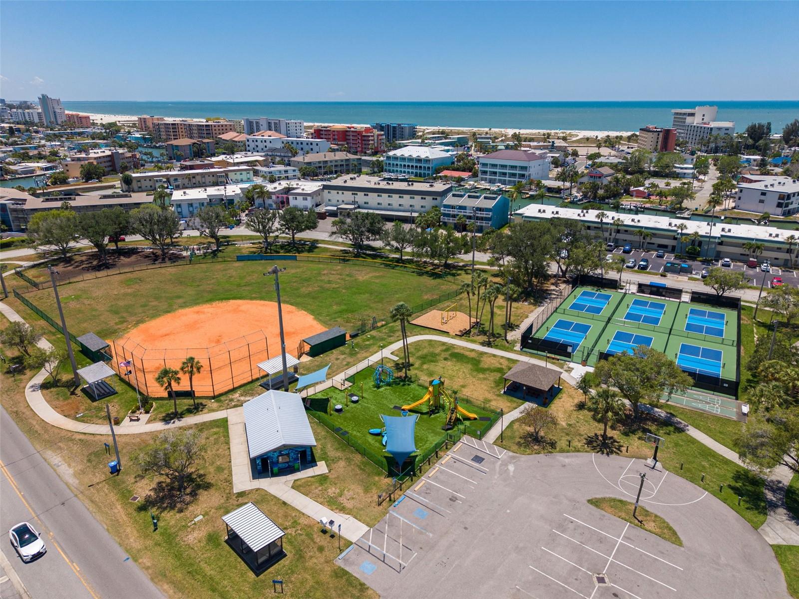 CAPRI ISLE GARDEN - Residential