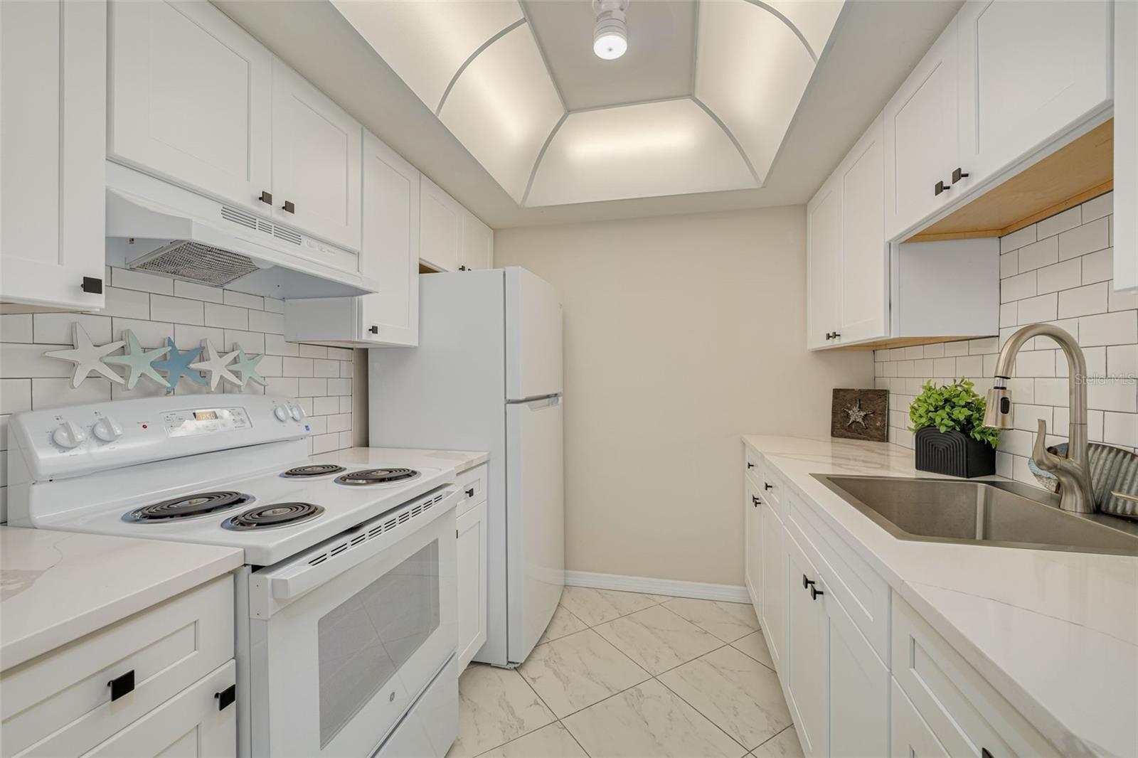 CAPRI ISLE GARDEN - Residential