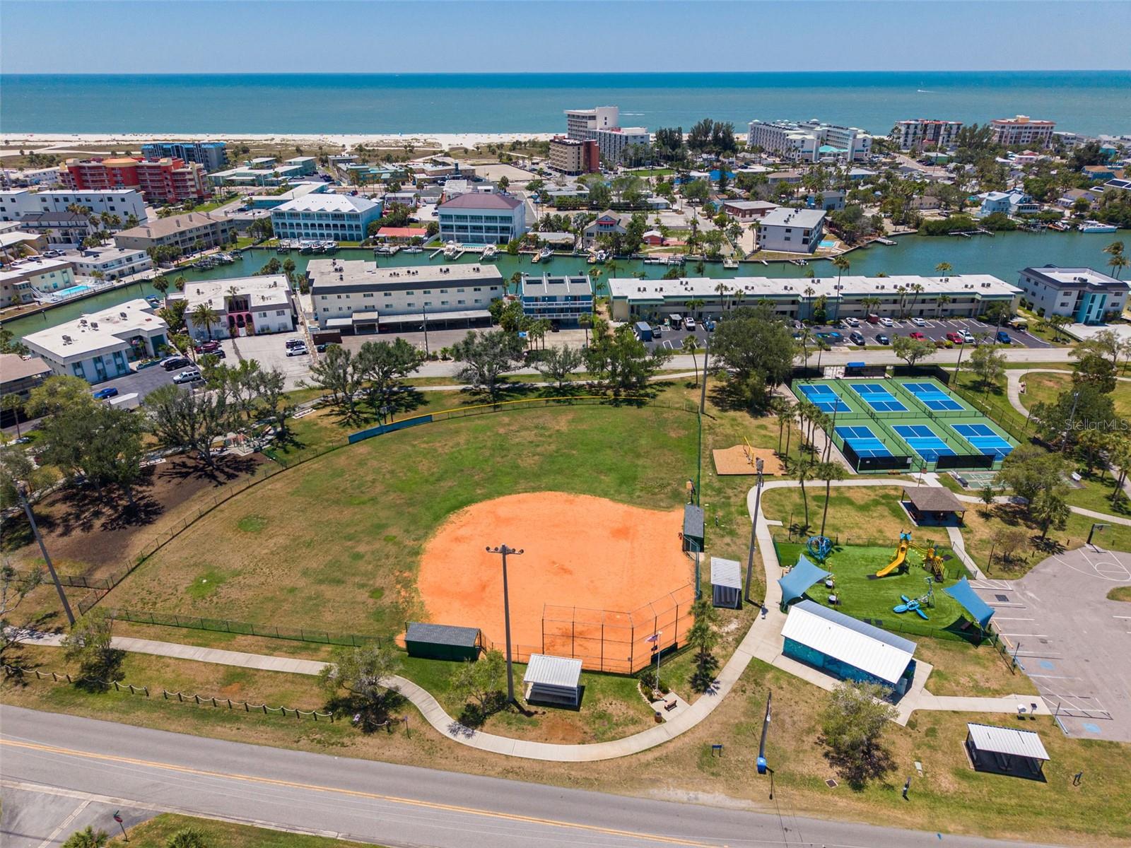 CAPRI ISLE GARDEN - Residential