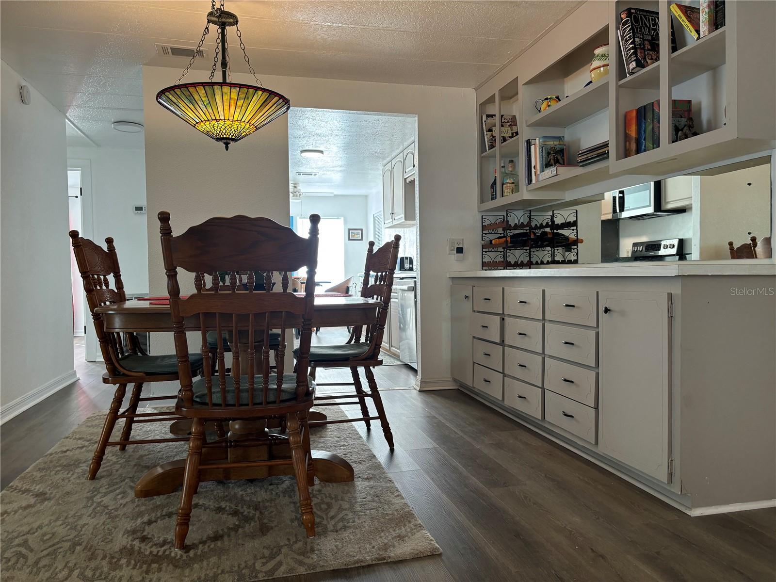 ZELLWOOD STATION - Residential