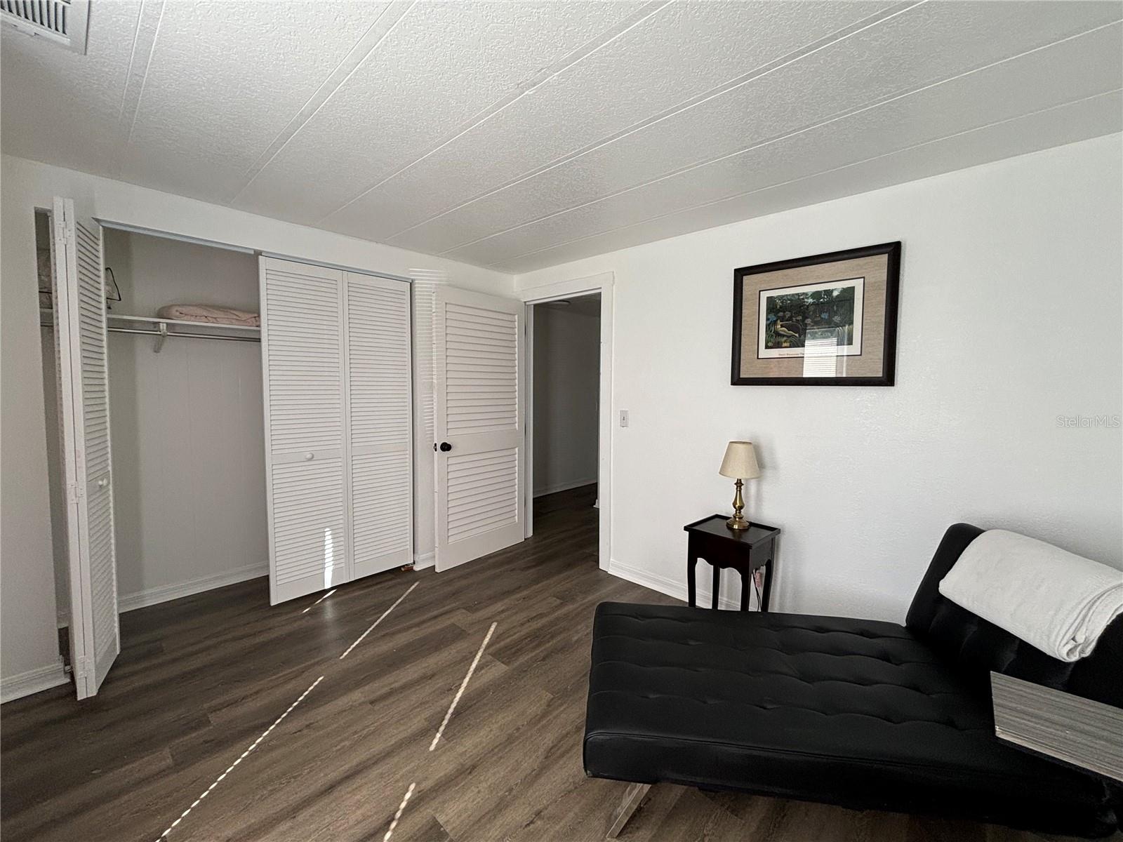 ZELLWOOD STATION - Residential