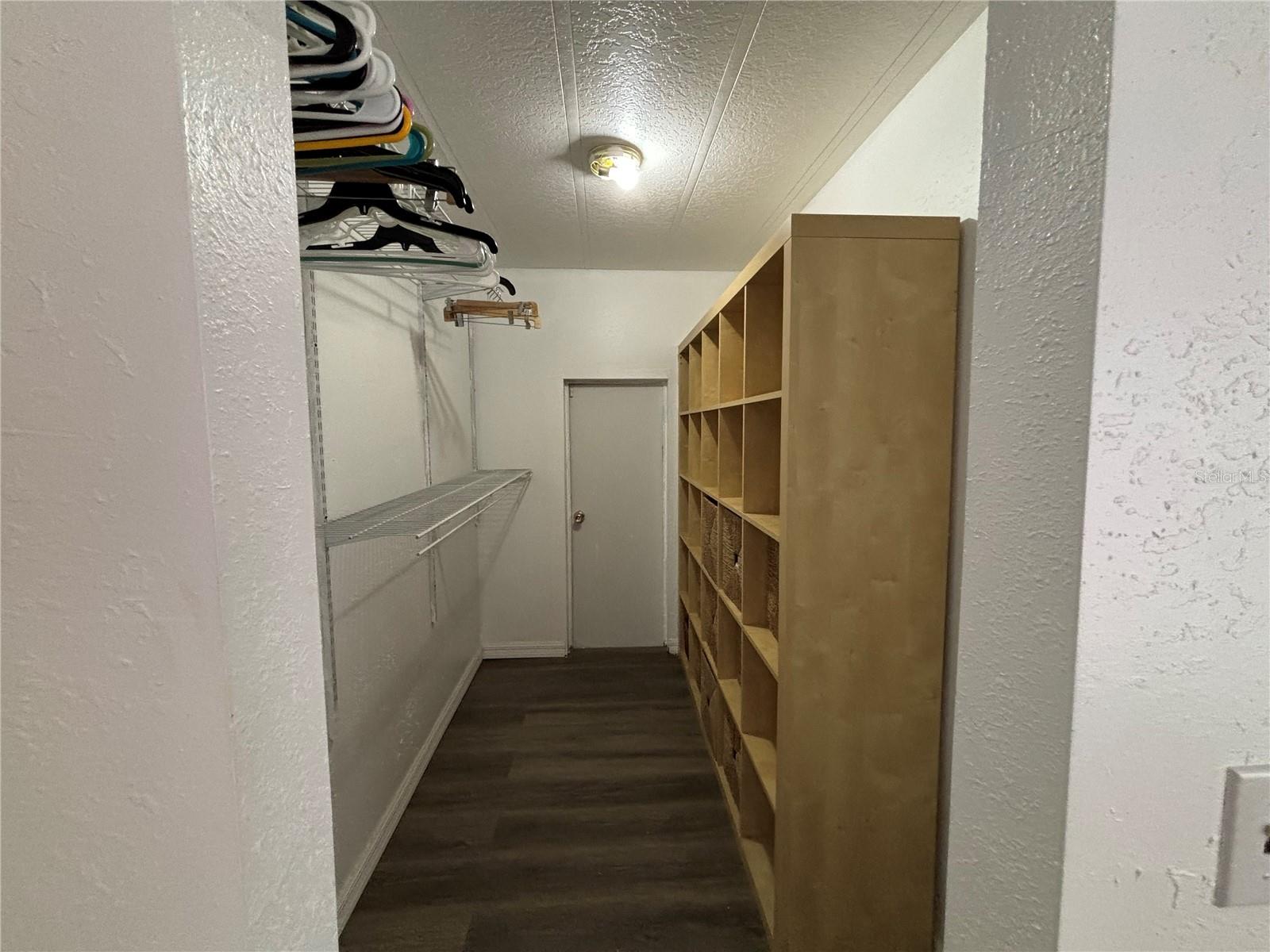 ZELLWOOD STATION - Residential