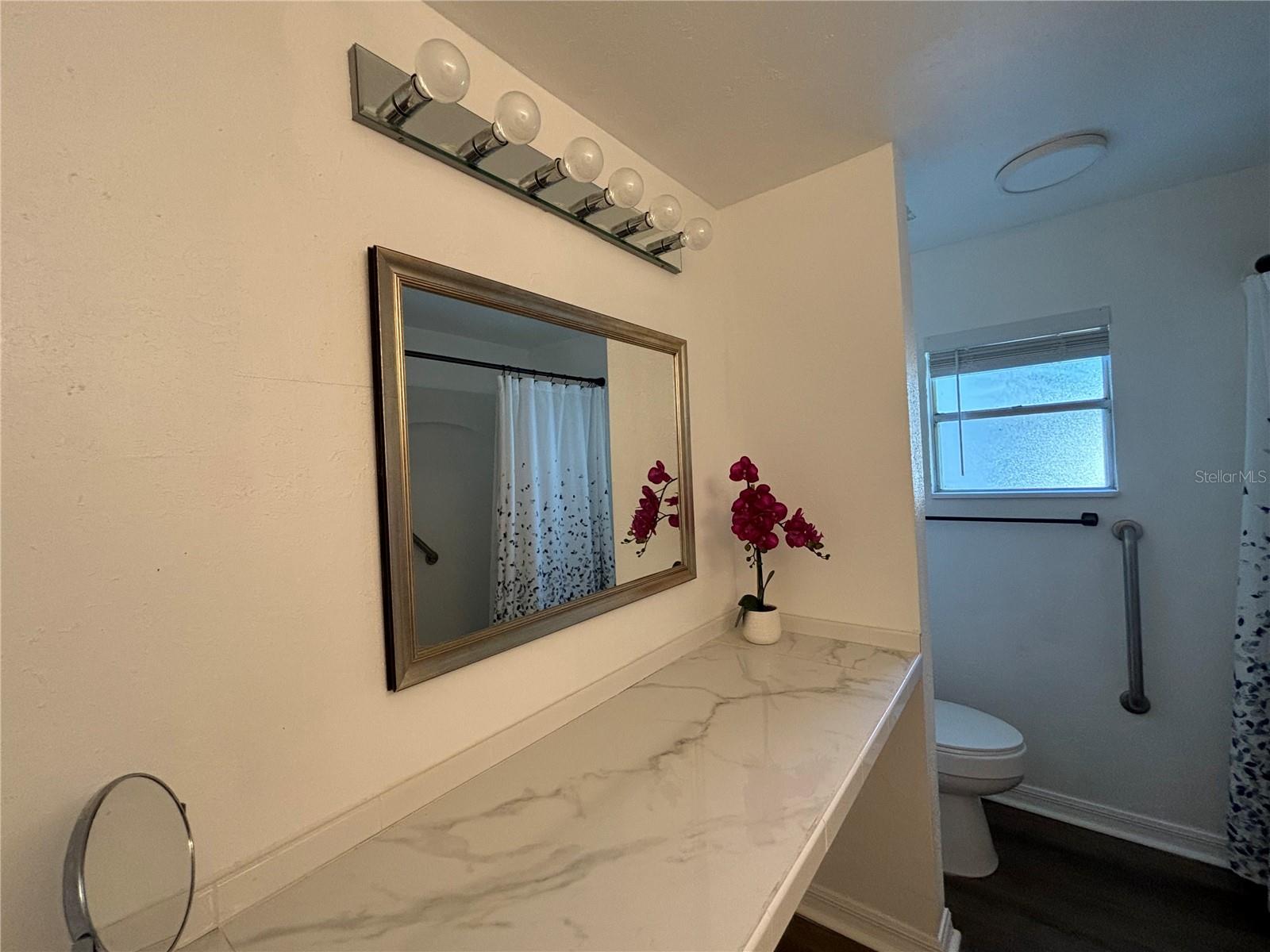 ZELLWOOD STATION - Residential