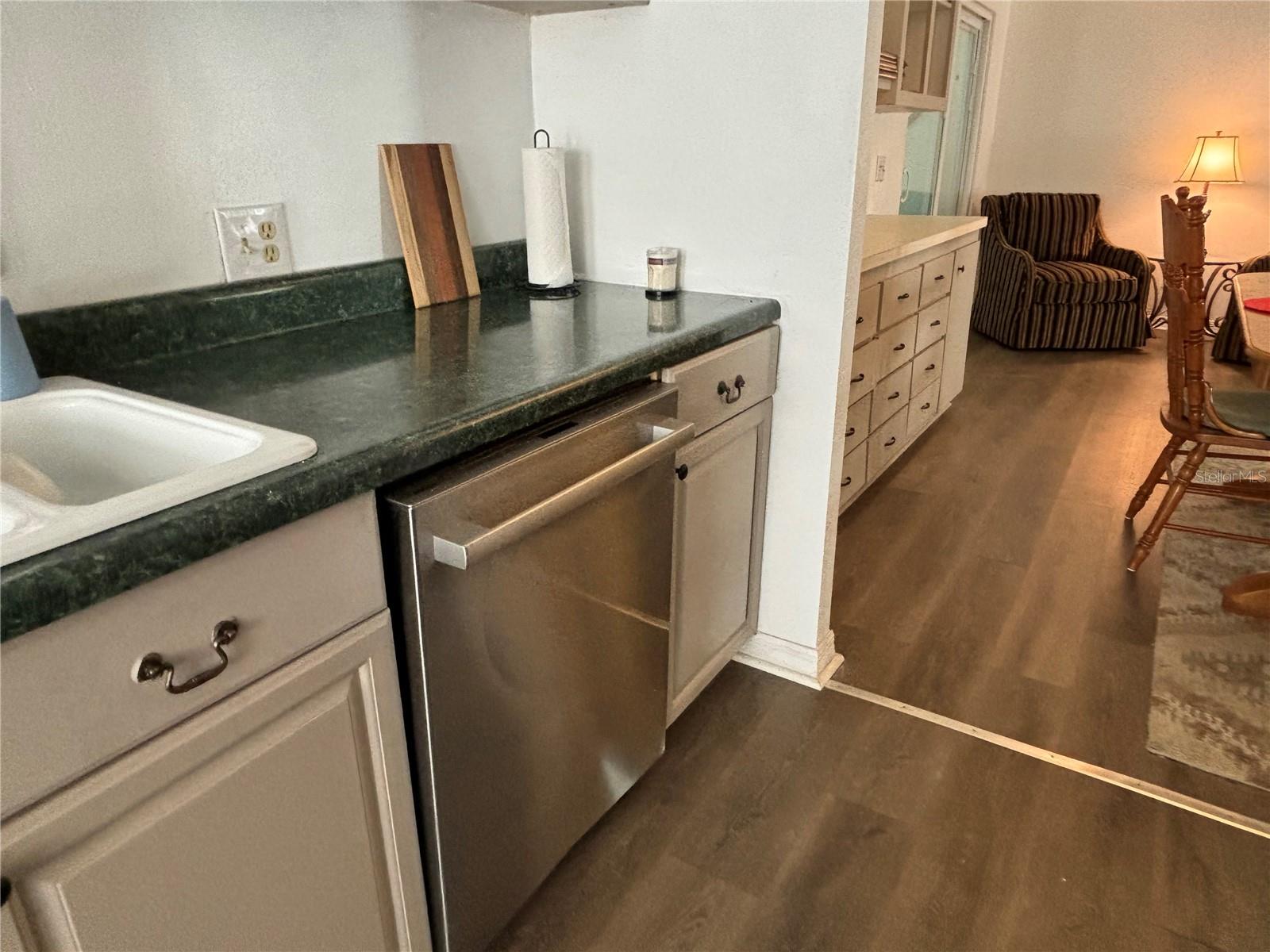 ZELLWOOD STATION - Residential