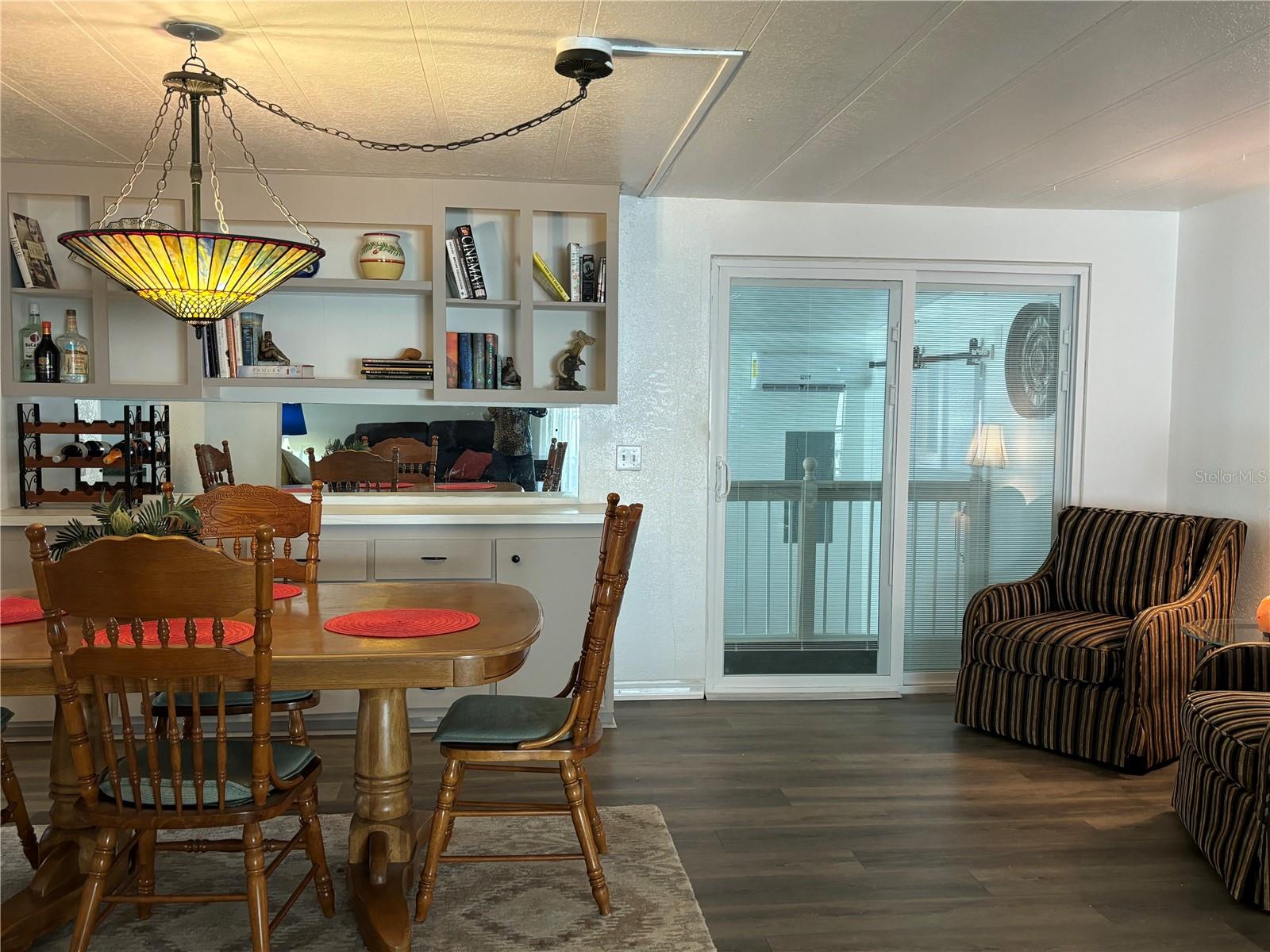 ZELLWOOD STATION - Residential