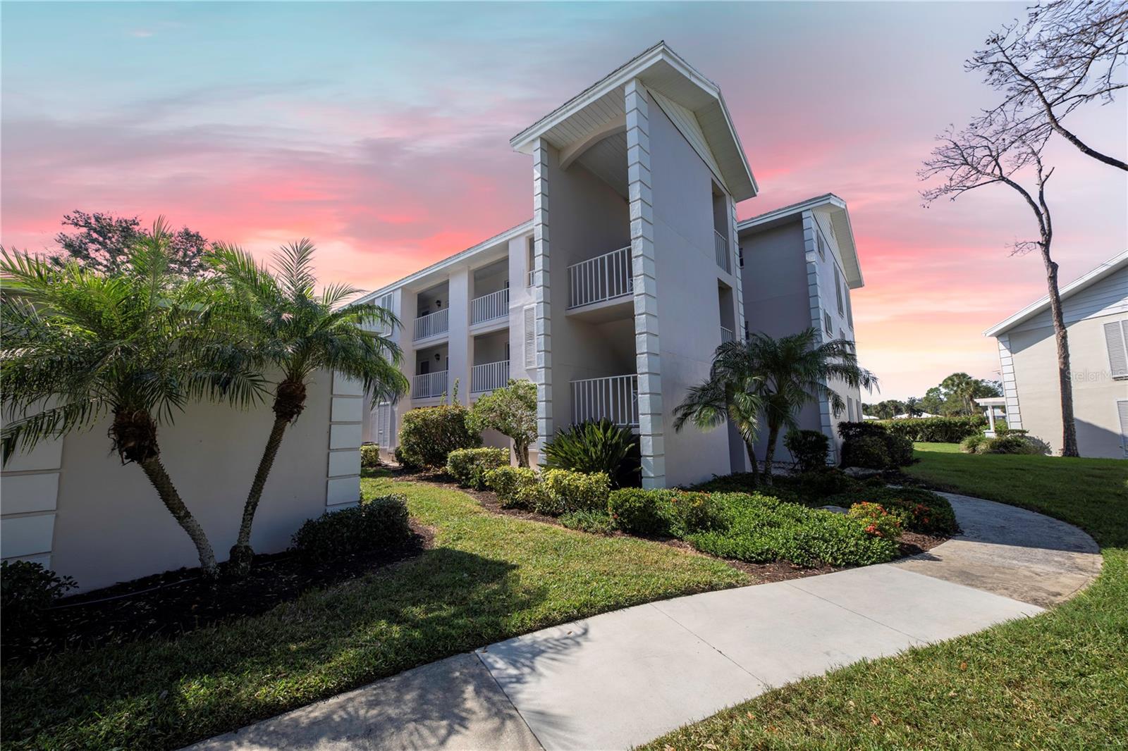 AVAILABLE: SEPT, OCT, NOV, DEC, AND JAN. Your winter oasis awaits! This beautiful completely renovated condo is ready for your arrival. Lovely third floor end-unit with ELEVATOR access. The enclosed lanai with hurricane doors has a surreal view of the 5th fairway on the Bobcat Course in the Plantation Golf and Country Club. Convenient to everything Venice/Wellen Park have to offer: Beaches, Fine Dining, Live Entertainment, and so much more! At 1327 sq ft this condo is extremely spacious and boasts its beauty through the natural light. The master bedroom suite has a large walk-in closet with built in shelving, dual sinks, and a custom walk-in shower. The second bedroom is equipped with twin beds and the second bath comes completely with a shower/tub. Come spend your winter in Paradise!