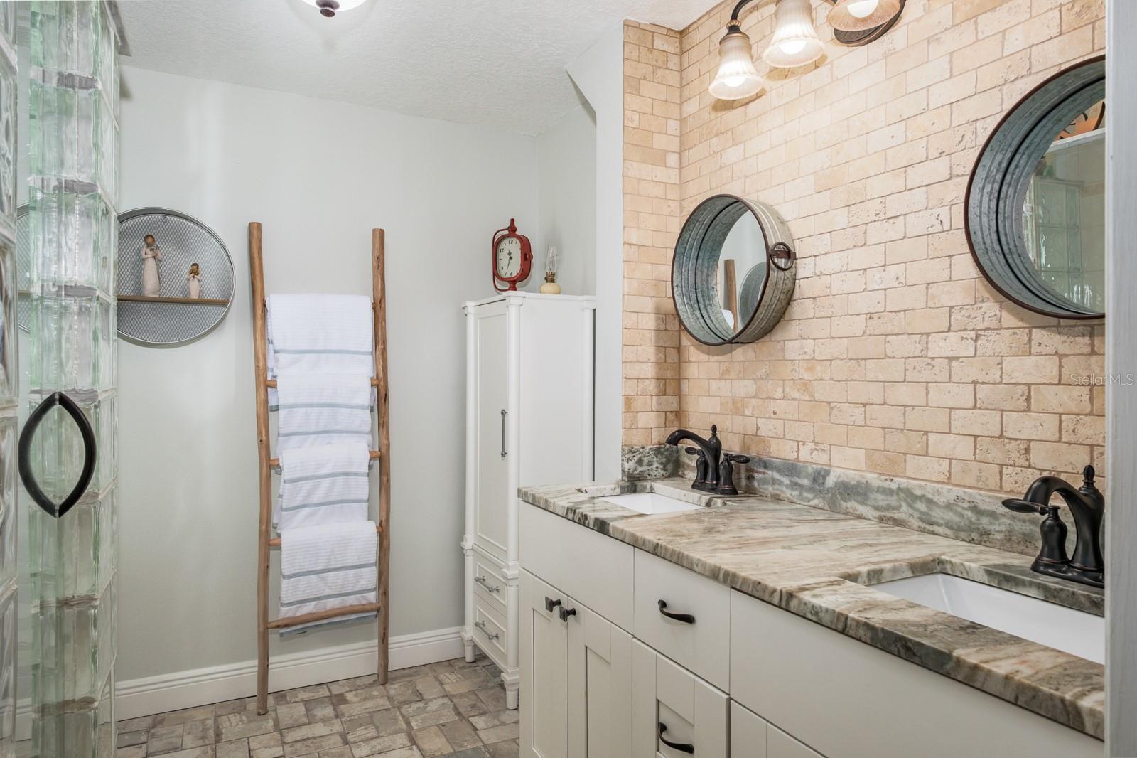 MANORS OF FOREST LAKES THE - Residential