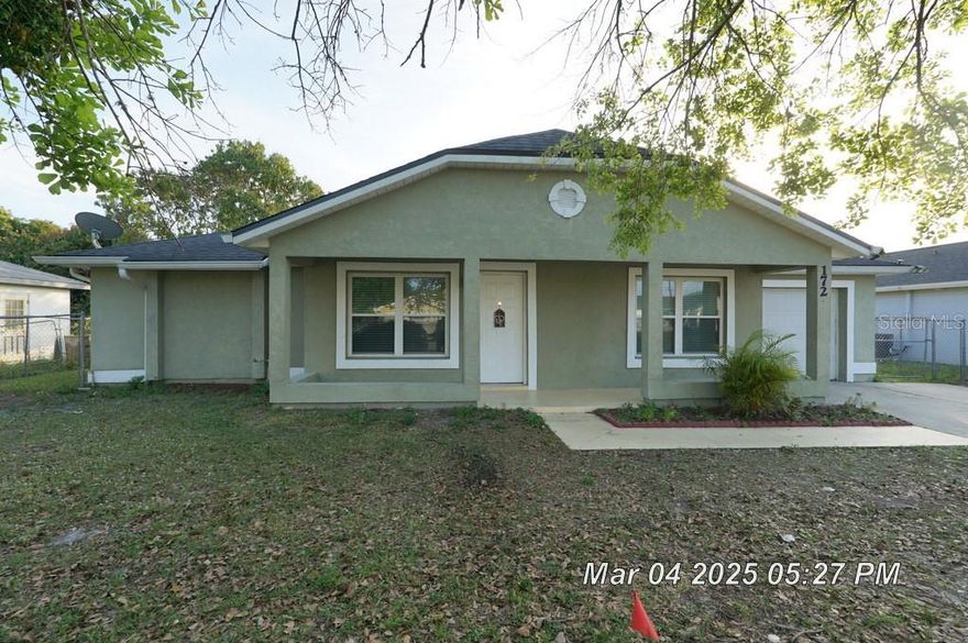 Spacius 2 bedrooms , 2 bathrooms ,1 car garage , large Florida room and fence in yard.