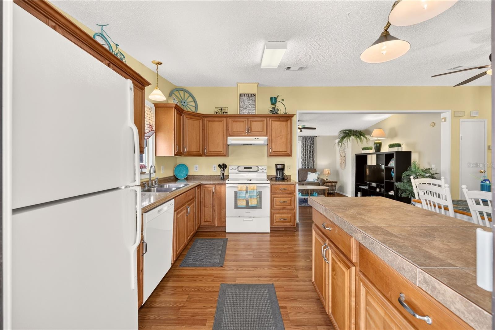 1215 PANAMA PLACE