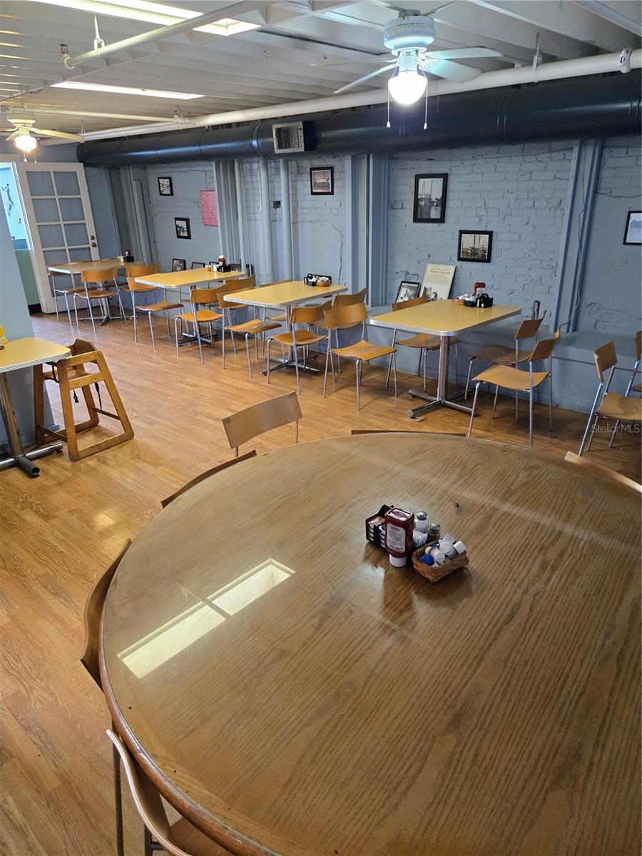 TARPON SPGS OFFICIAL MAP - Business Opportunity