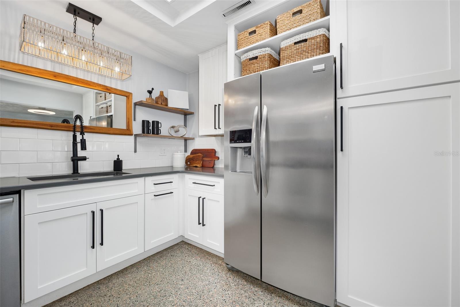 ORMOND BCH ESTATES - Residential