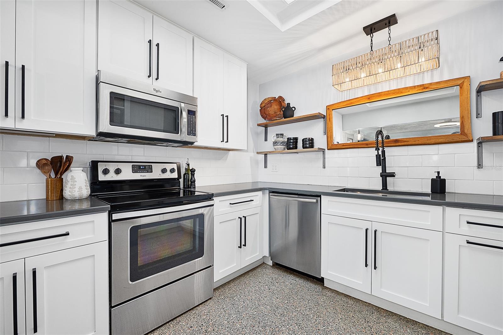 ORMOND BCH ESTATES - Residential