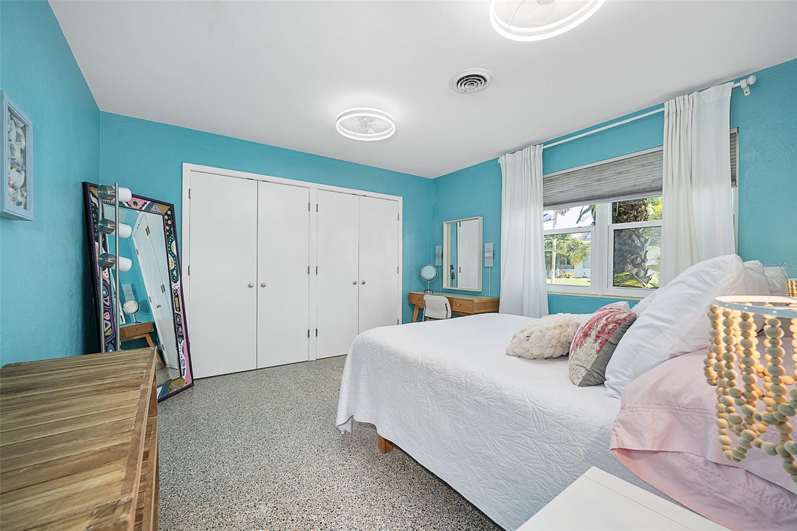 ORMOND BCH ESTATES - Residential