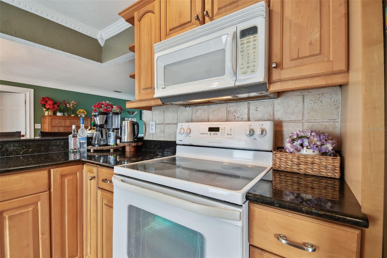 HOLIDAY PARK - Residential Lease