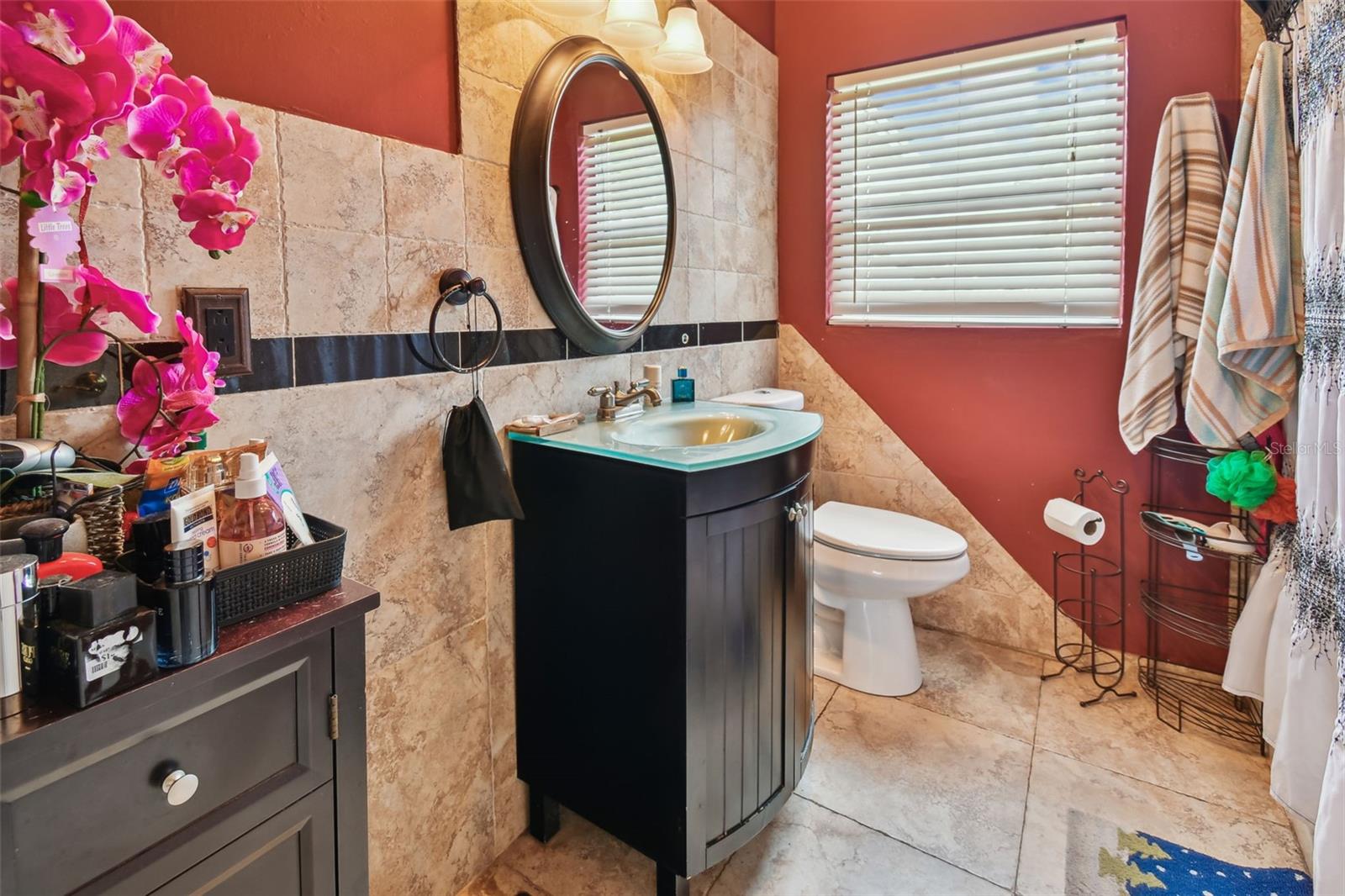 HOLIDAY PARK - Residential Lease