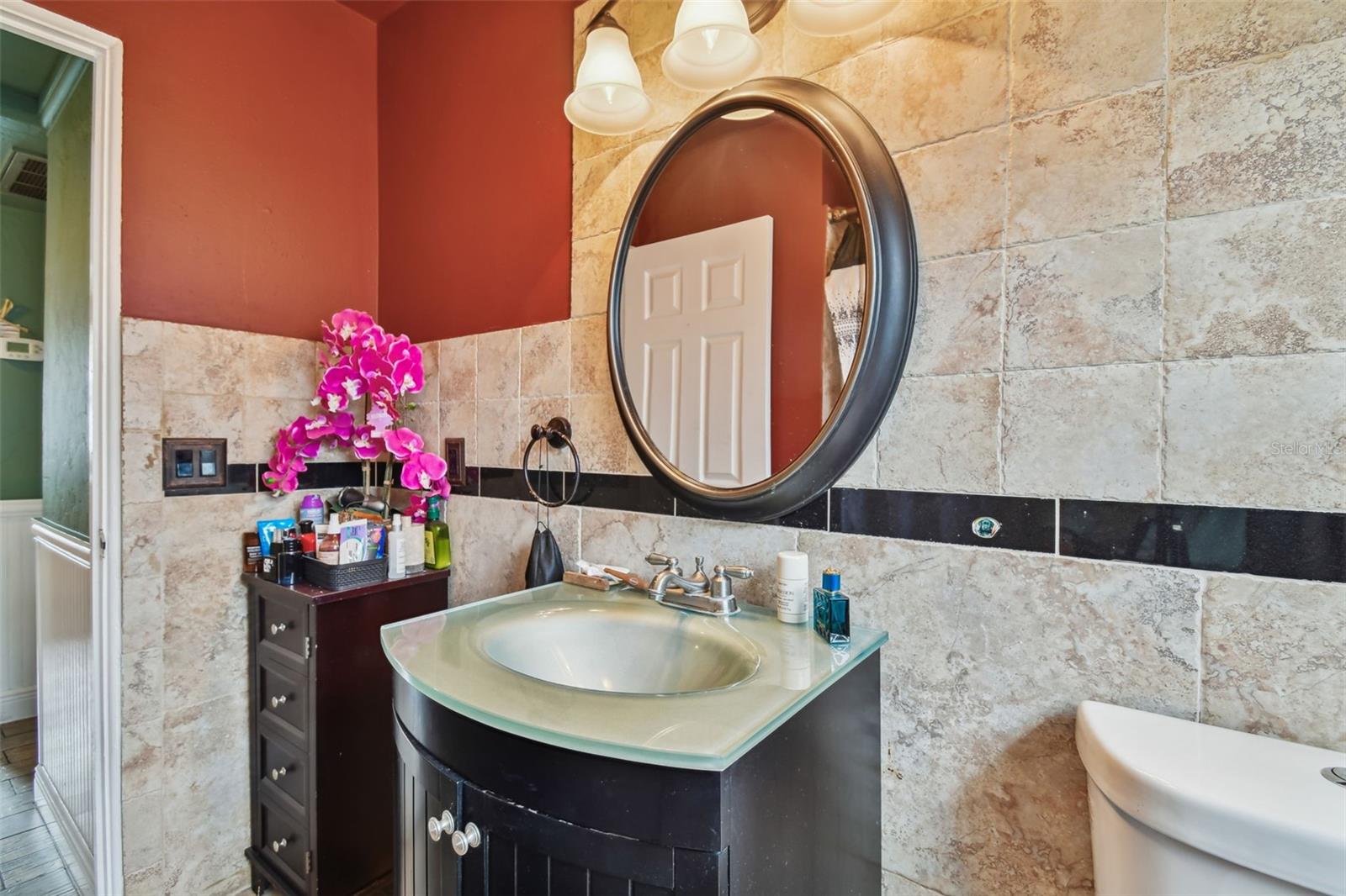 HOLIDAY PARK - Residential Lease