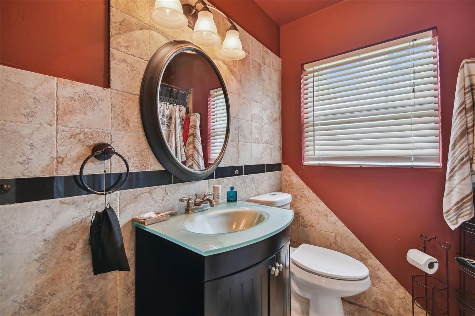 HOLIDAY PARK - Residential Lease