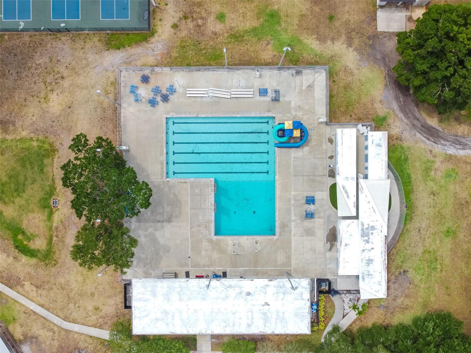 HOLIDAY PARK - Residential Lease