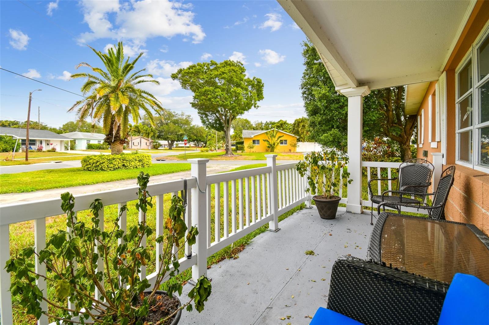 HOLIDAY PARK - Residential Lease