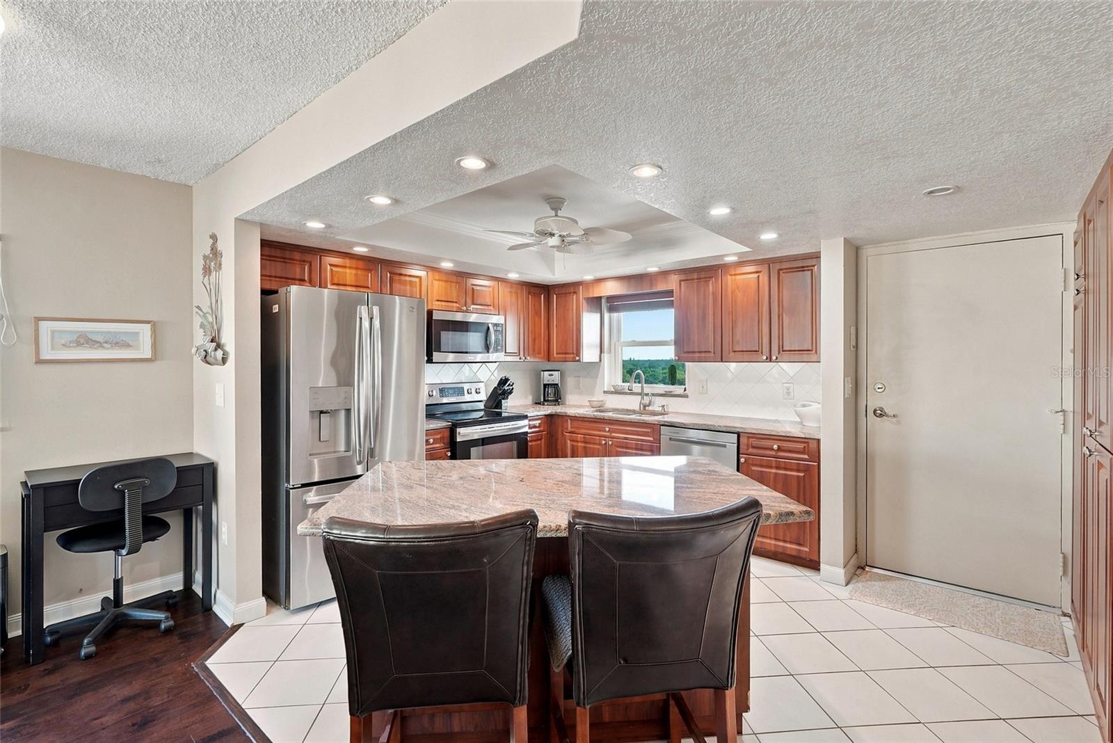 4550 COVE CIRCLE 1009