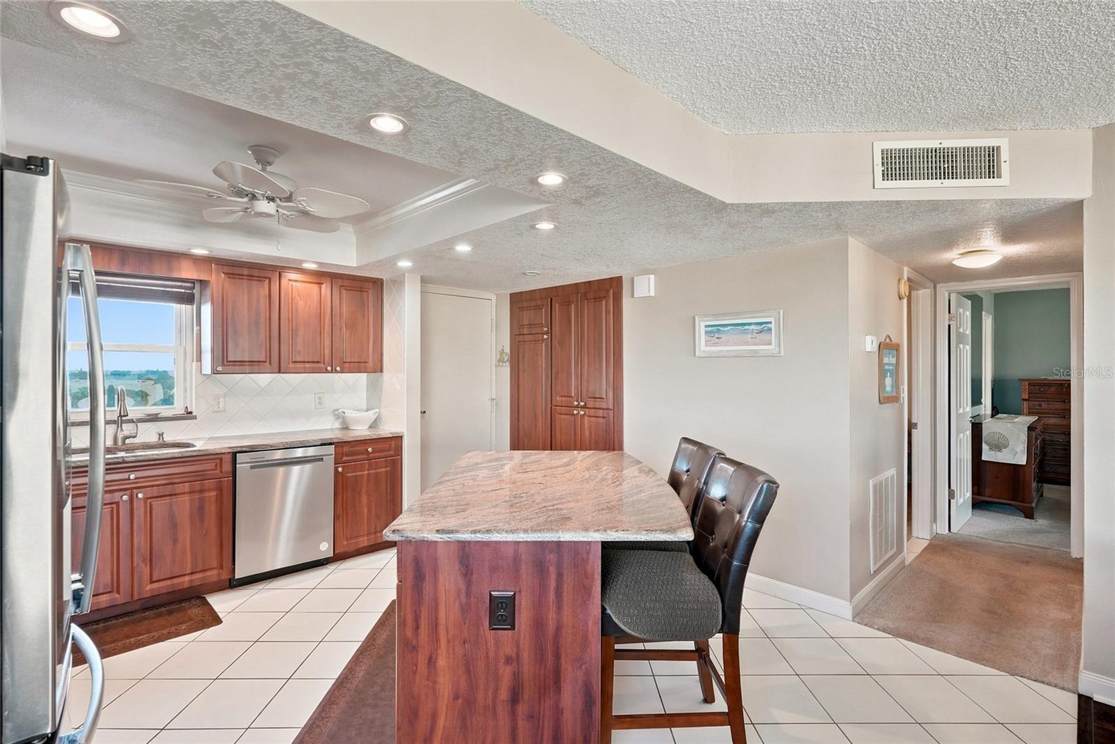 4550 COVE CIRCLE 1009