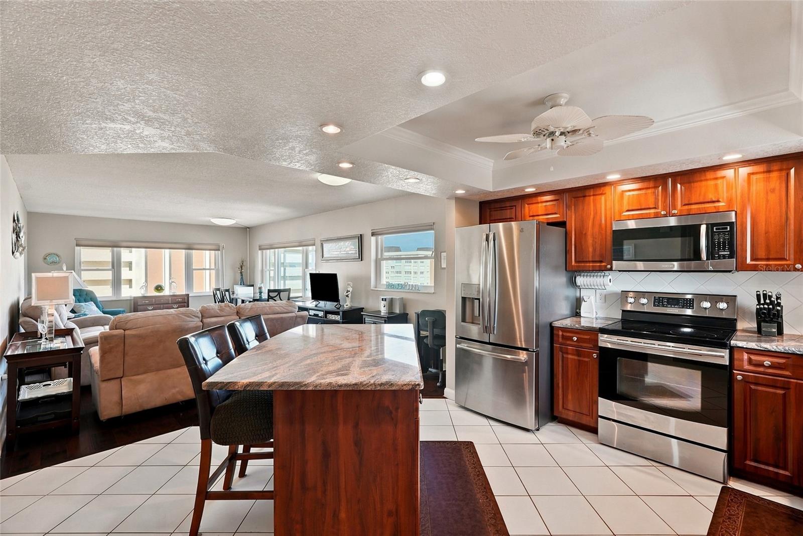 4550 COVE CIRCLE 1009