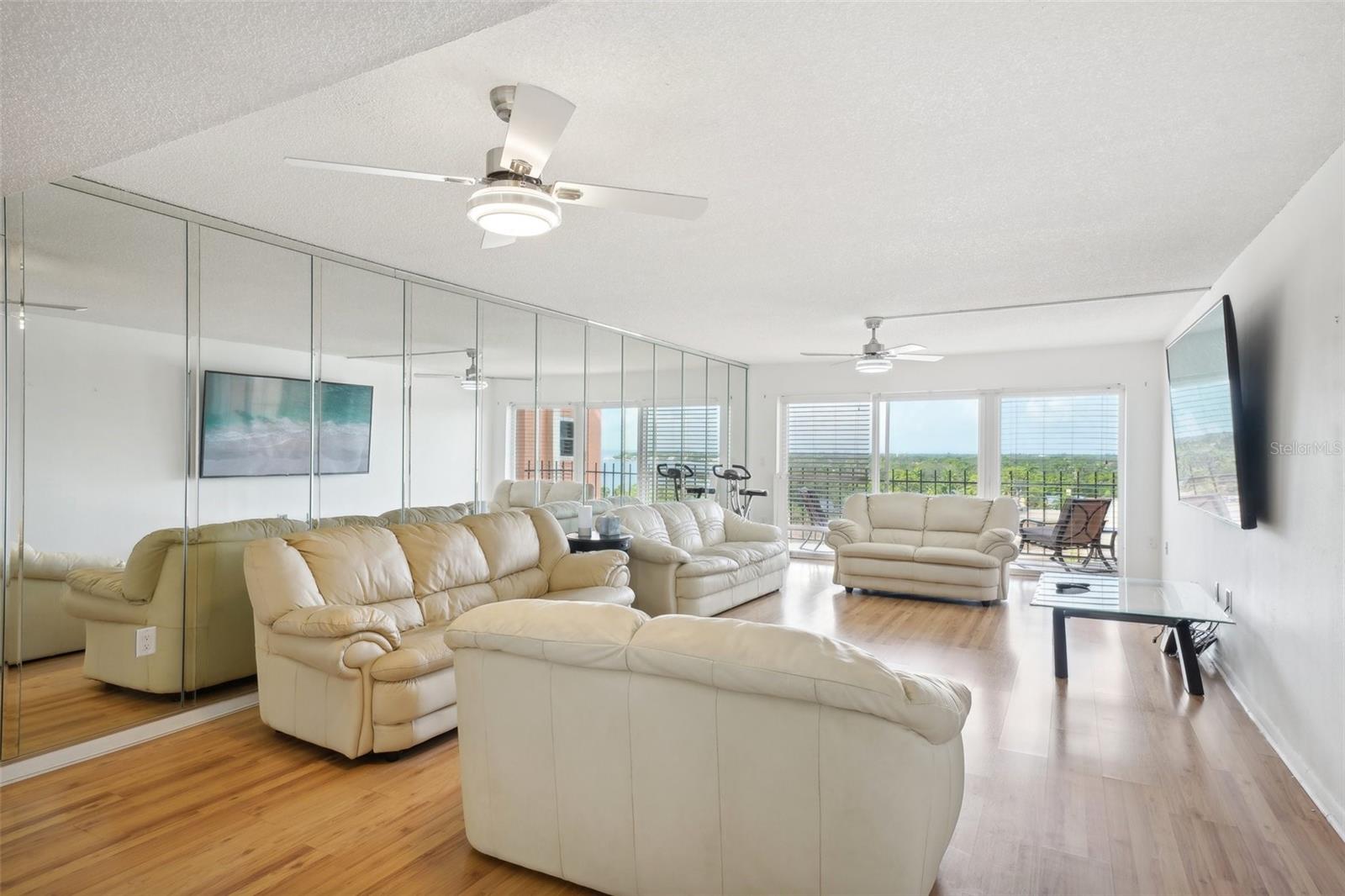 1120 N SHORE DRIVE NE 903