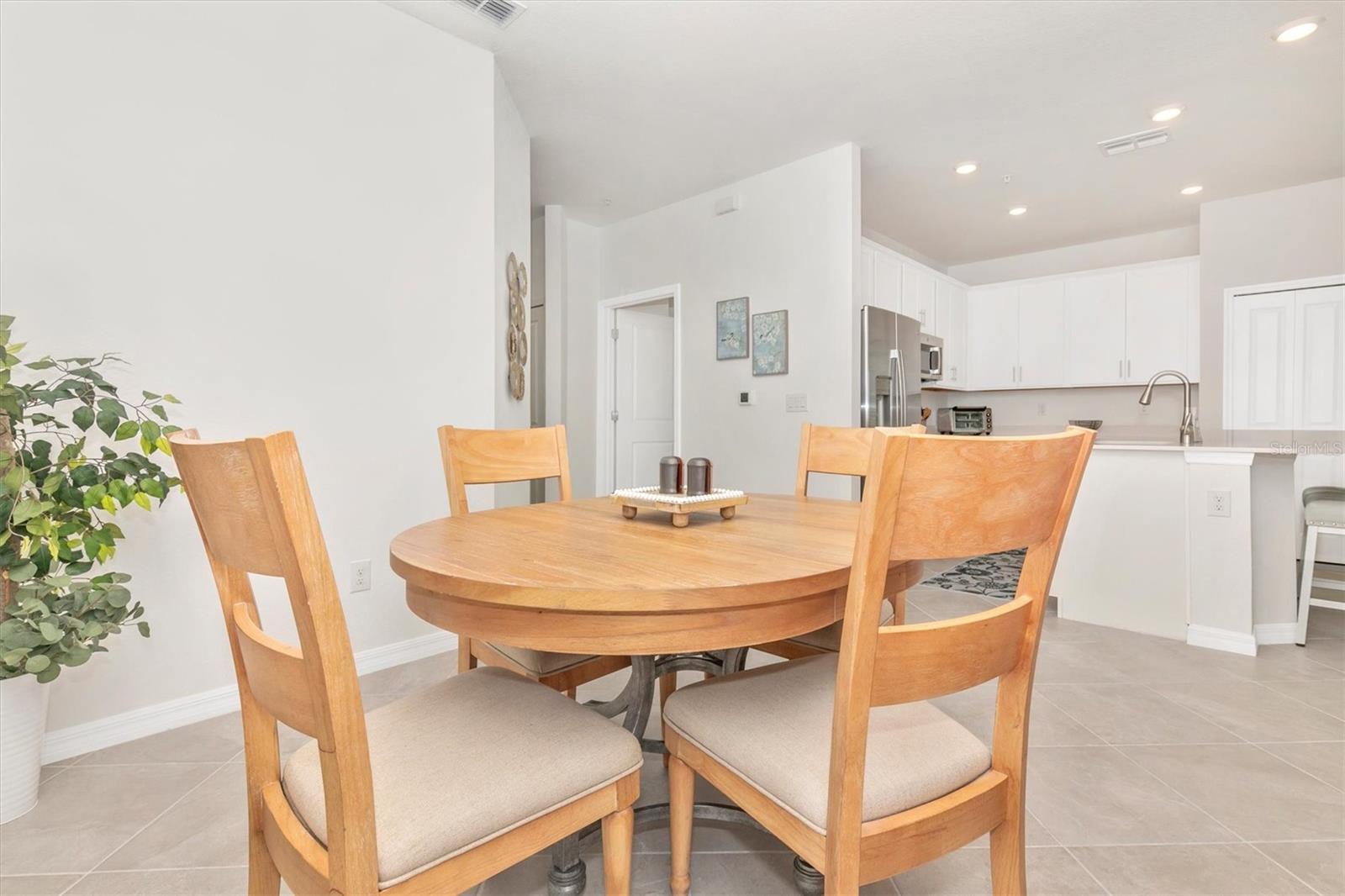 WELLEN PARK GOLF & COUNTRY CLUB - Residential Lease