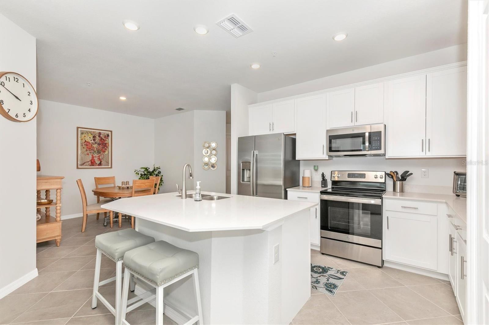 WELLEN PARK GOLF & COUNTRY CLUB - Residential Lease