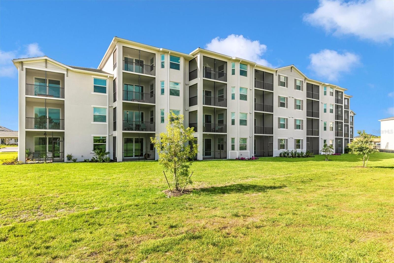 WELLEN PARK GOLF & COUNTRY CLUB - Residential Lease