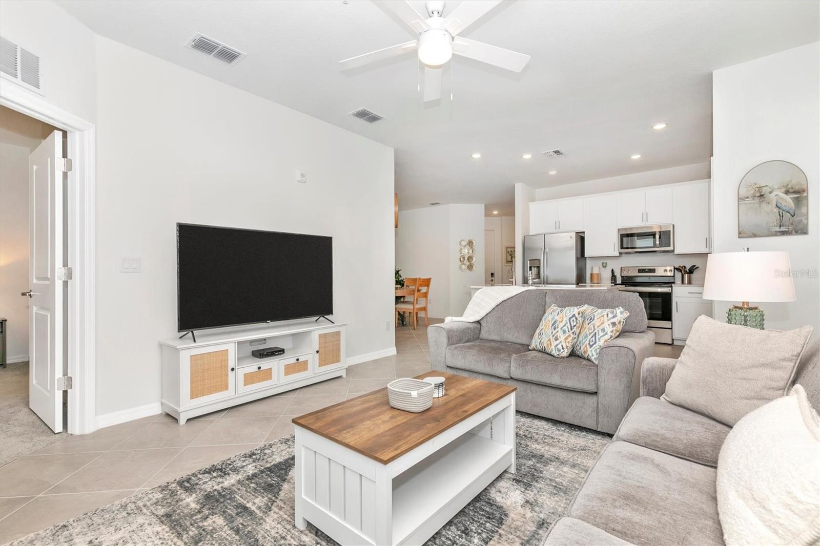 WELLEN PARK GOLF & COUNTRY CLUB - Residential Lease
