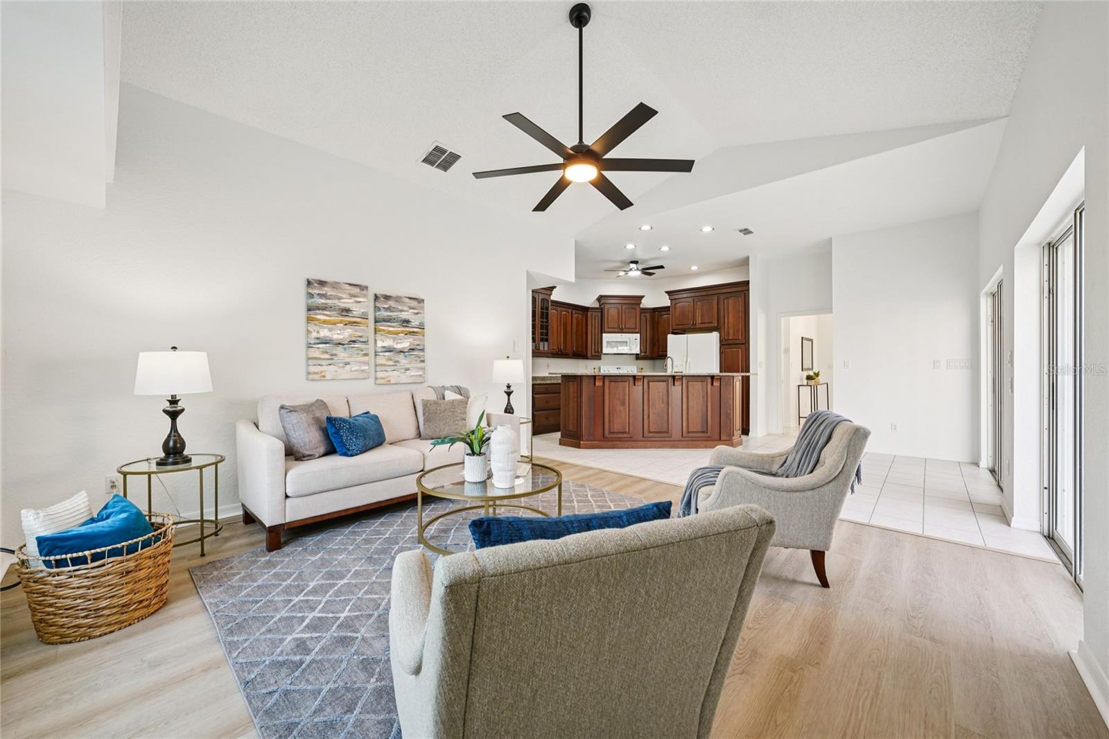 LAKES UNIT 2 PH 2 THE - Residential