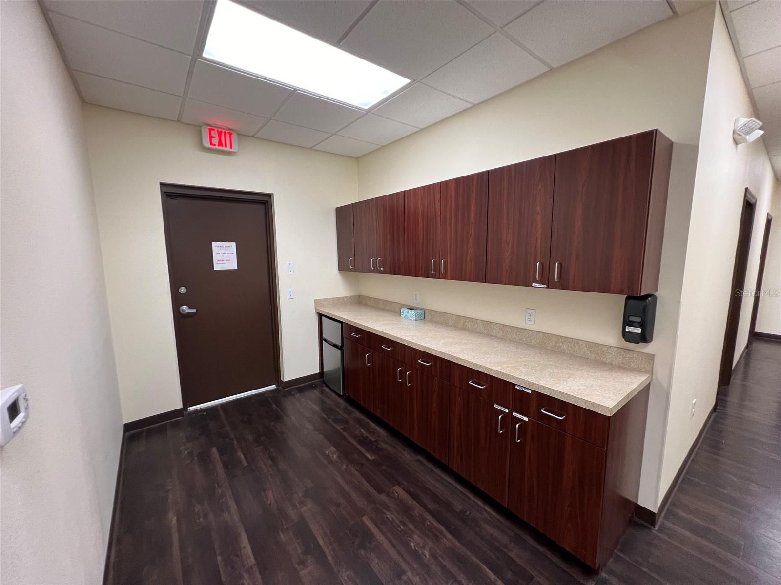 EICHENFELD OAKS MEDICAL CENTER - Commercial Lease