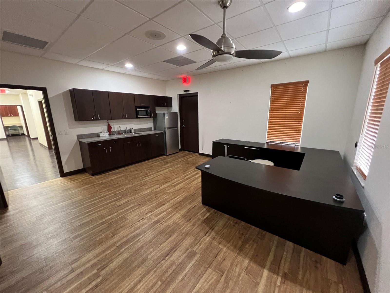 EICHENFELD OAKS MEDICAL CENTER - Commercial Lease