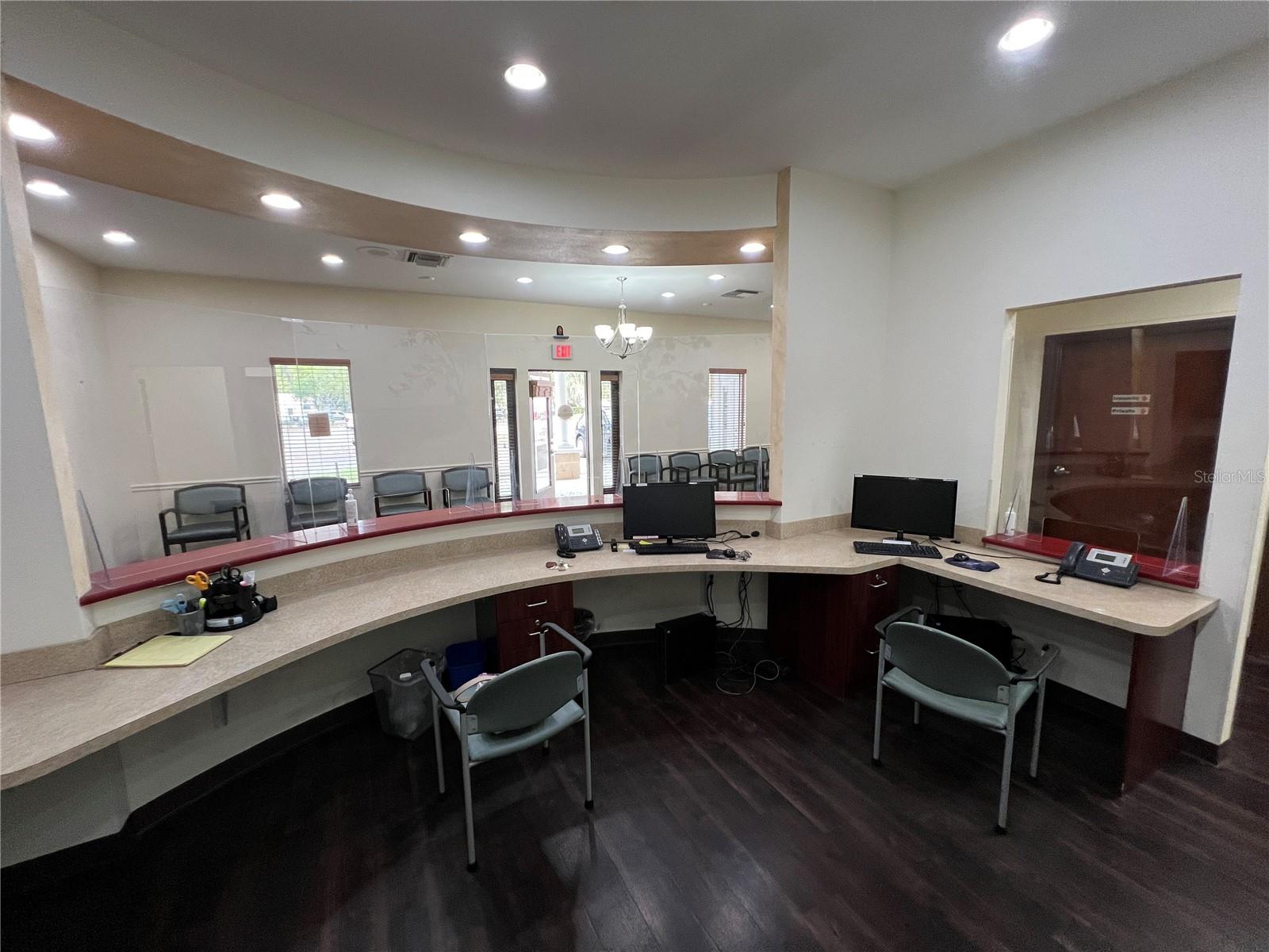 EICHENFELD OAKS MEDICAL CENTER - Commercial Lease