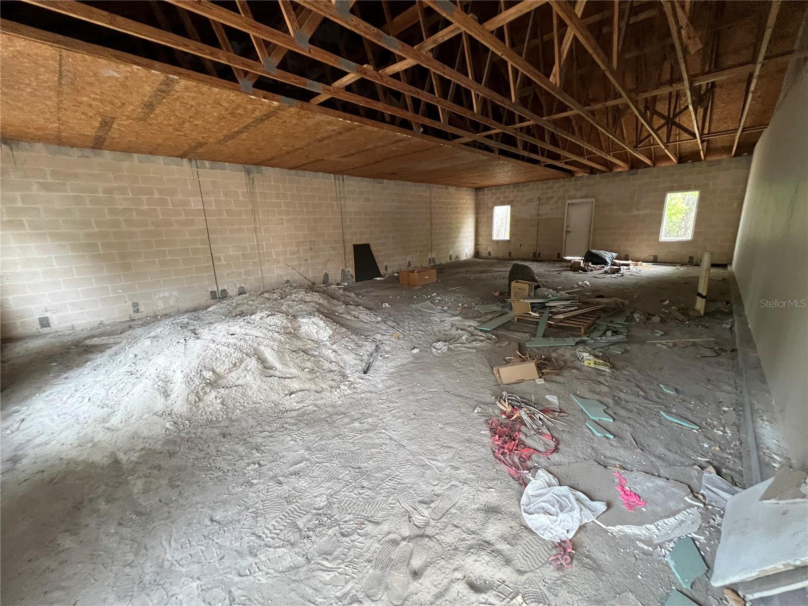 EICHENFELD OAKS MEDICAL CENTER - Commercial Lease