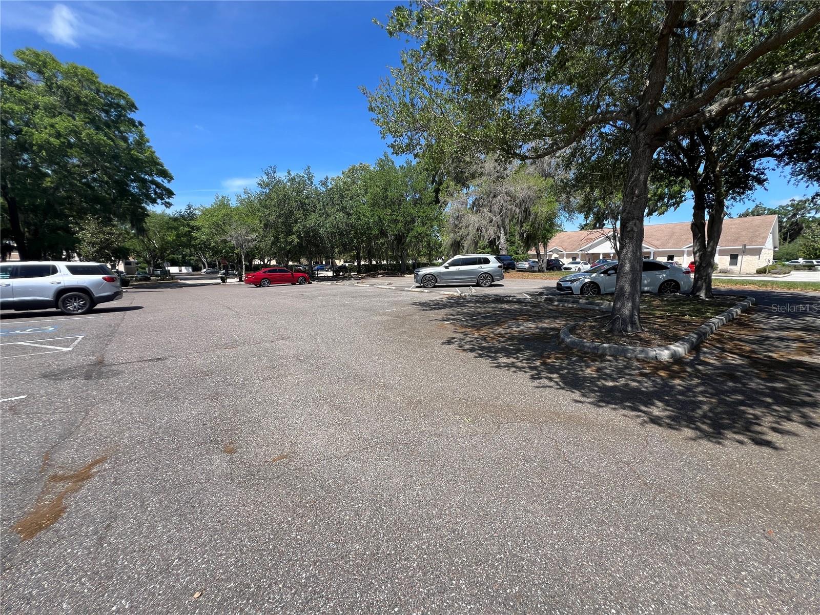 EICHENFELD OAKS MEDICAL CENTER - Commercial Lease