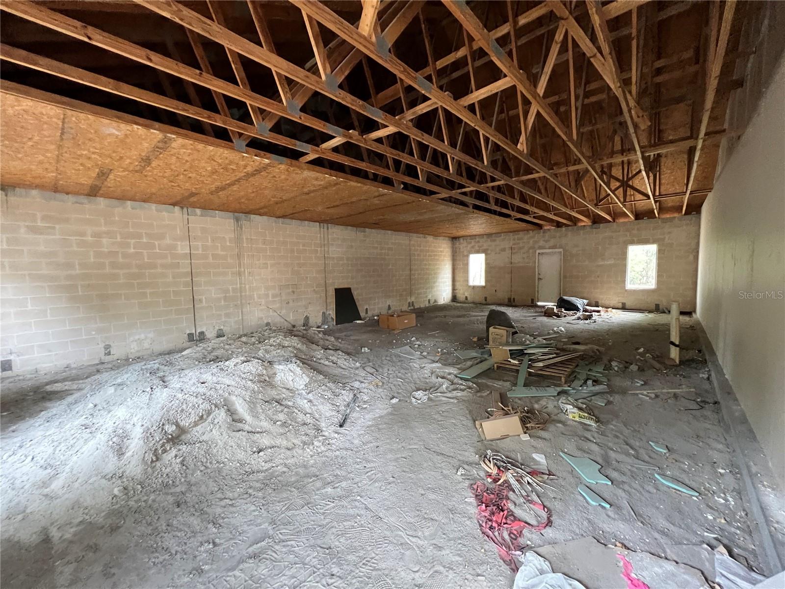 EICHENFELD OAKS MEDICAL CENTER - Commercial Lease