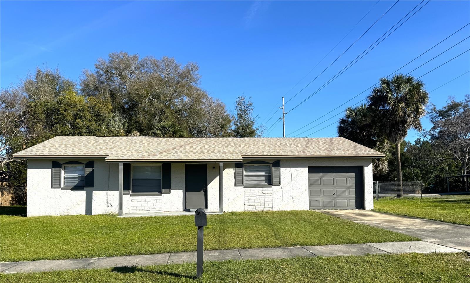 Investor Opportunity – 3BR/2BA Home on Corner Lot in Longwood!
Great rental property with tenant in place through 03/31/2026! This bright and well-maintained home offers lots of natural light, a split-bedroom floor plan, and tile flooring throughout all three bedrooms. Features include a one-car garage with washer/dryer hookups and a fenced backyard on a spacious corner lot. New roof installed in 2021. Conveniently located just off Ronald Reagan Blvd, close to shopping, dining, and major commuter routes. Please do not disturb tenants. Showings by appointment only.