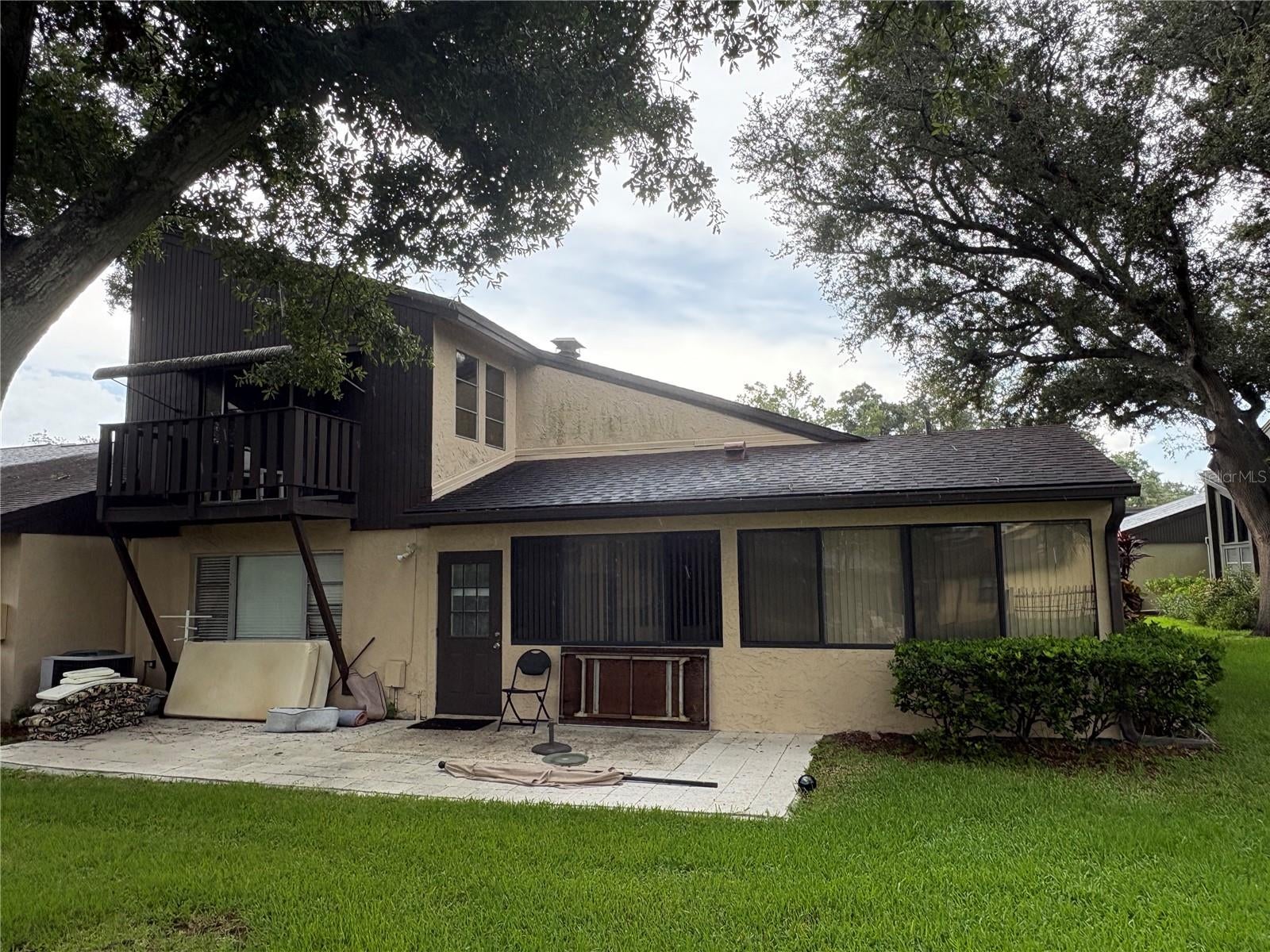 2101 SUNSET POINT ROAD 2105