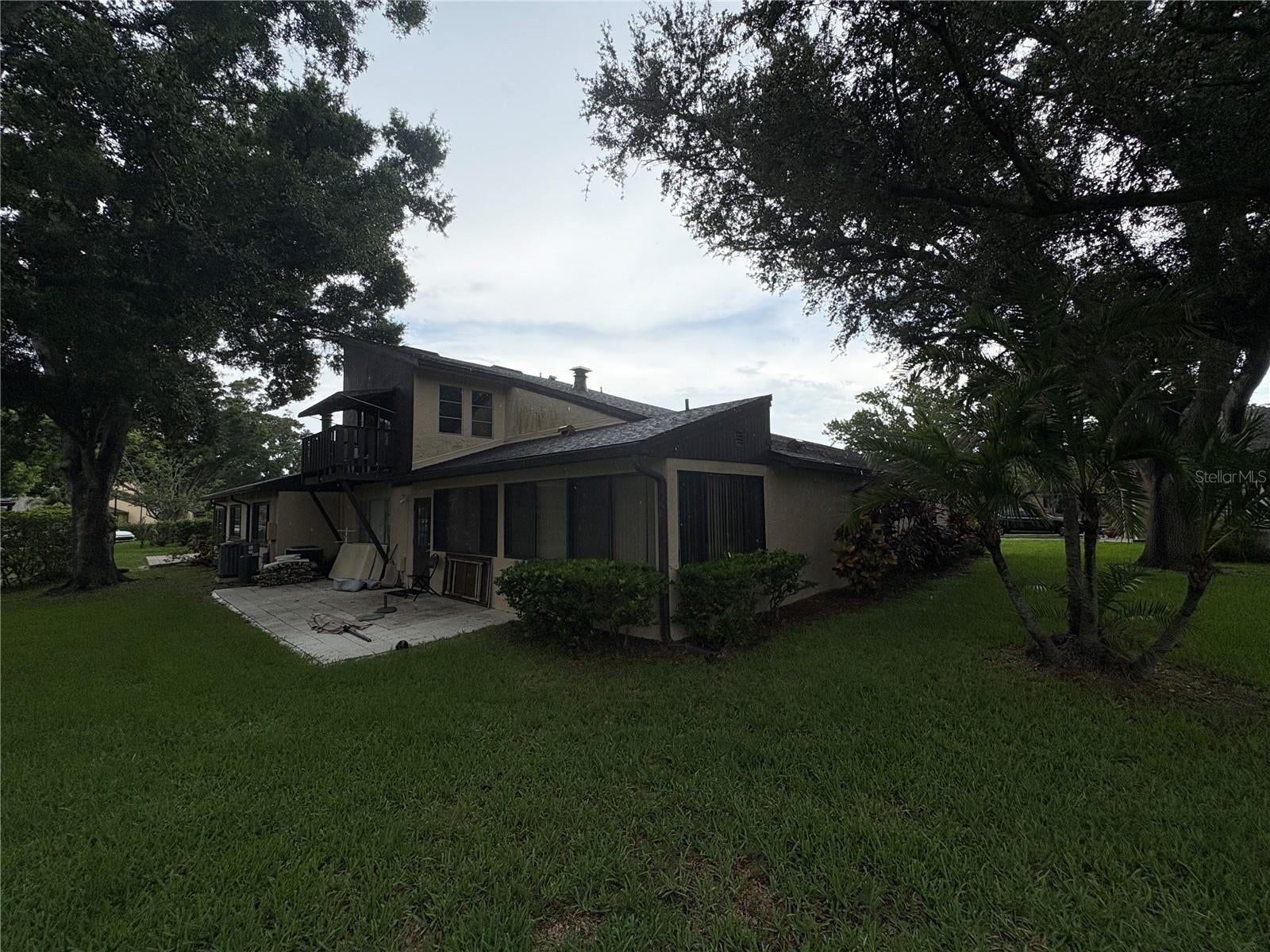 2101 SUNSET POINT ROAD 2105