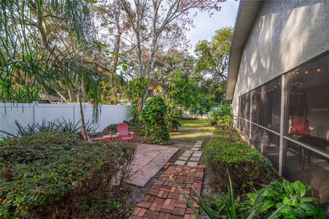 A home in WINTER HAVEN