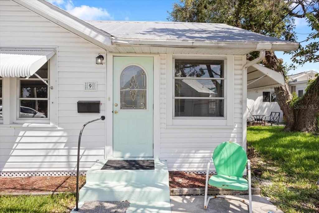 Photo of 9 Seminole Drive, Bradenton, FL 34208 (MLS # A4663491)