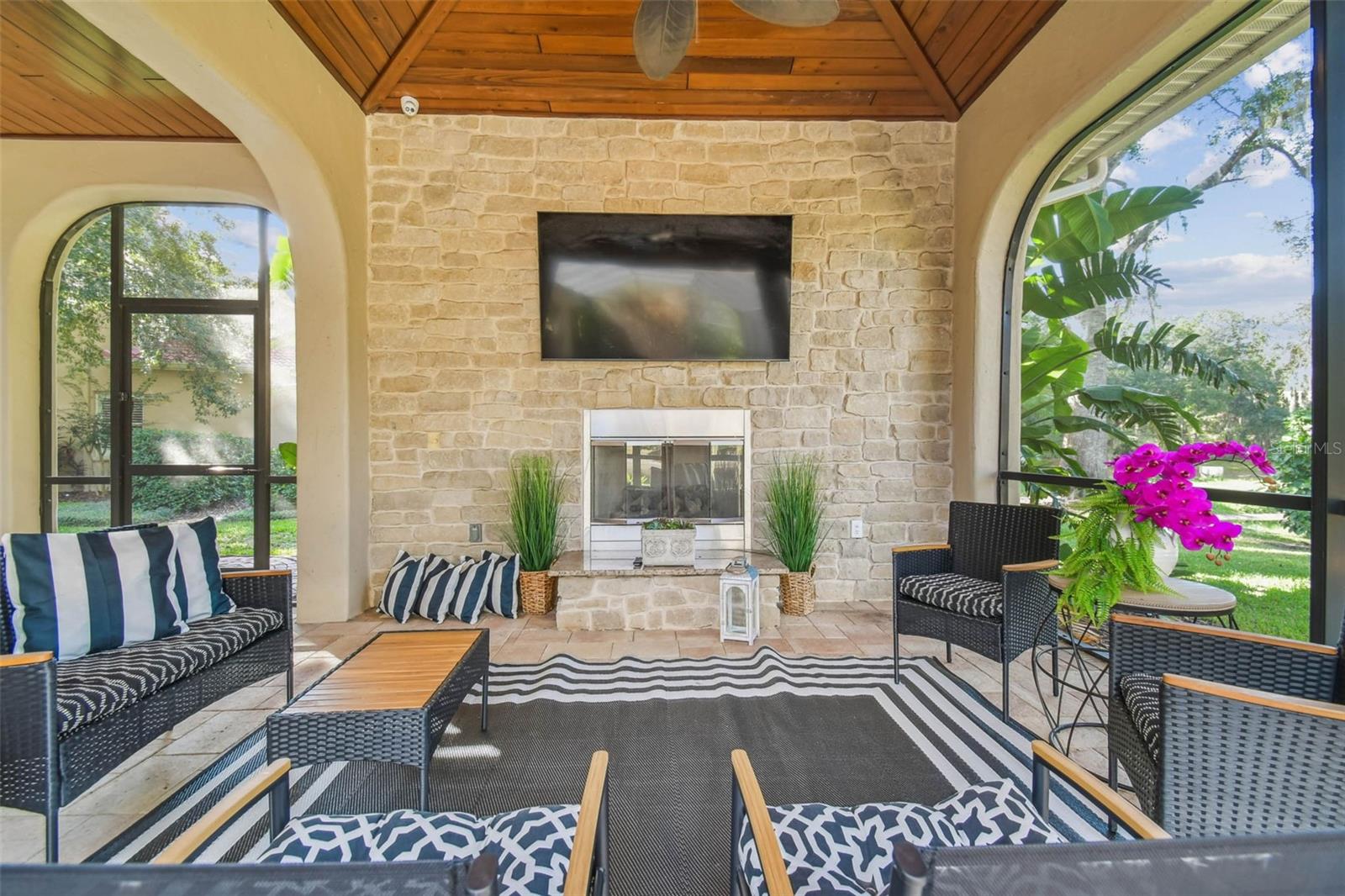 BELLA VISTA - Residential