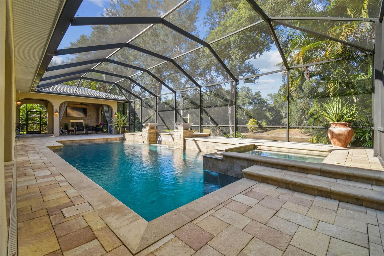 BELLA VISTA - Residential