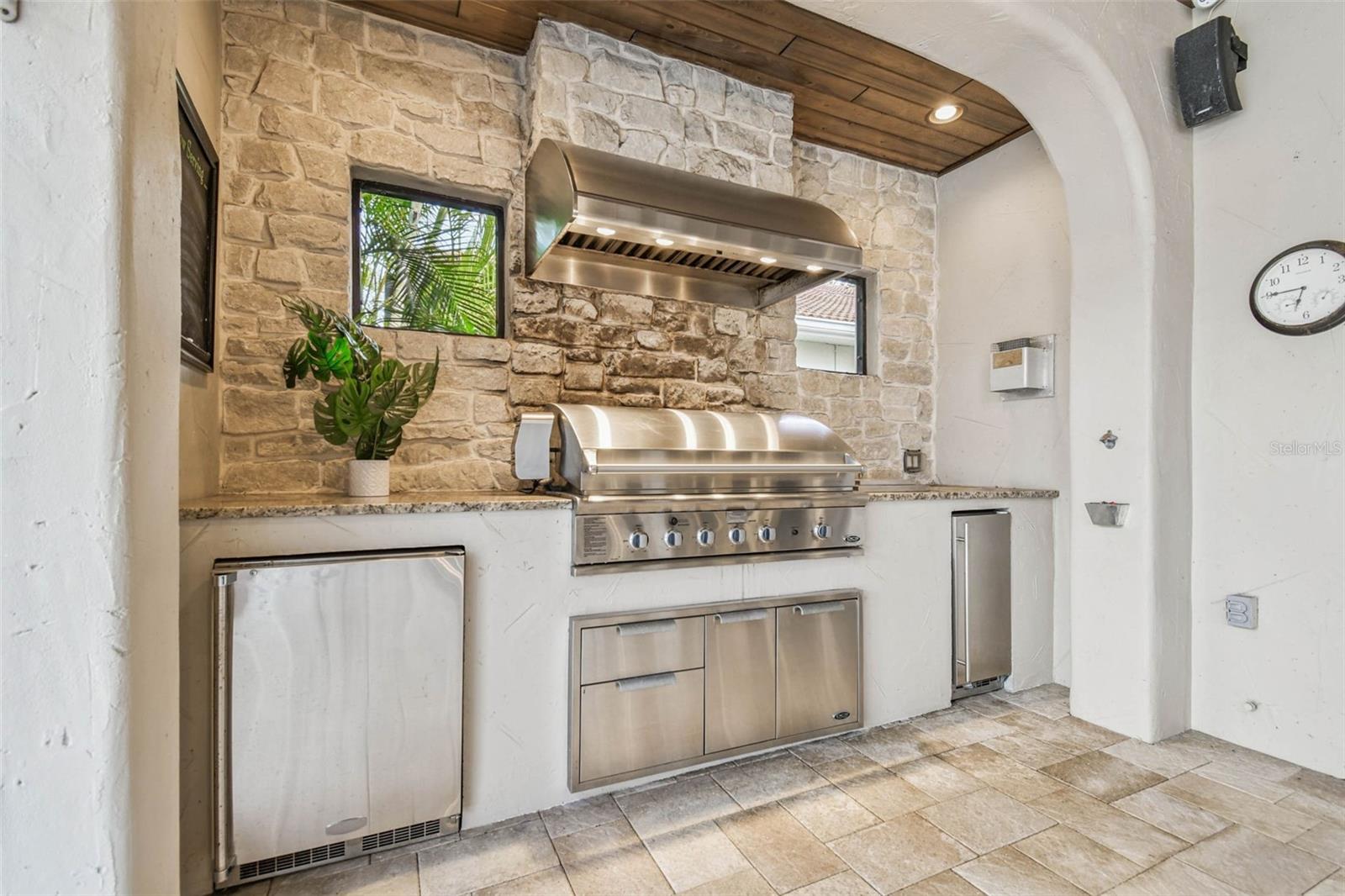 BELLA VISTA - Residential