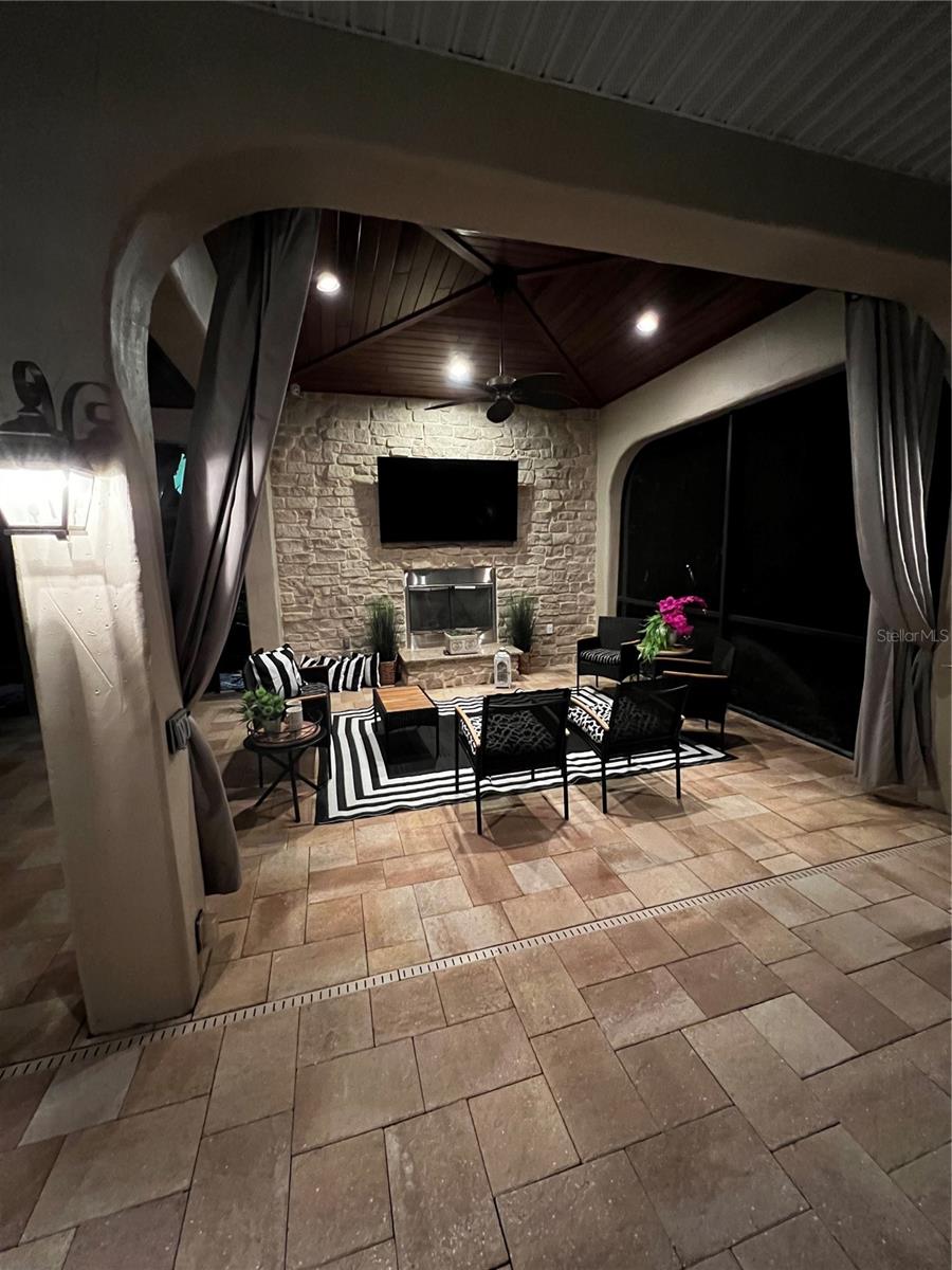 BELLA VISTA - Residential