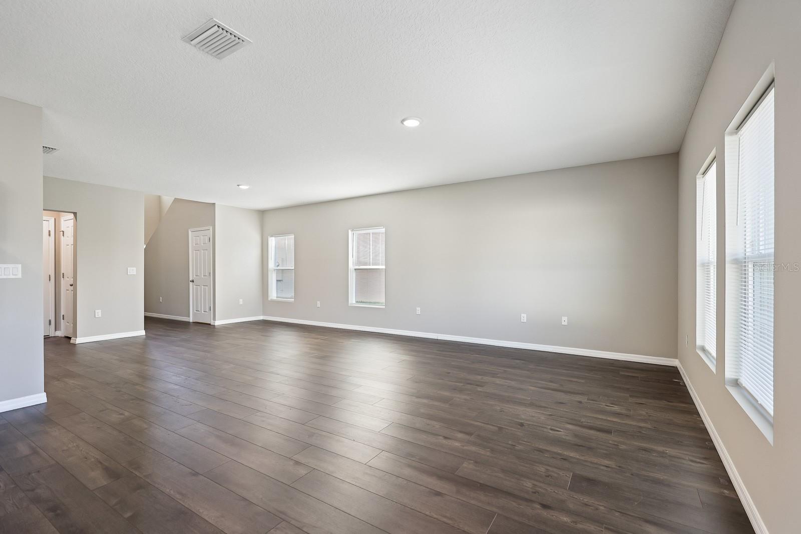 TRIPLE CRK VILLAGE M-1 - Residential Lease